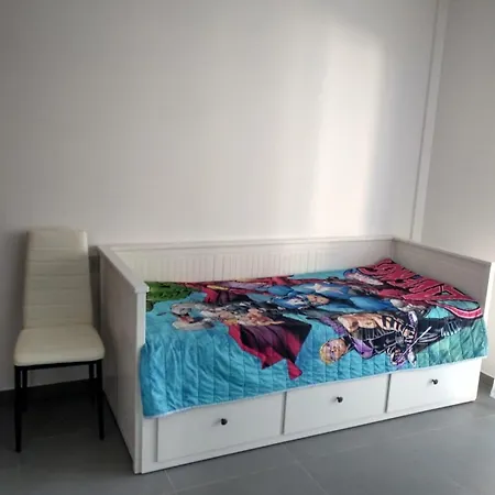 2 Bedrooms And Terrace アパート