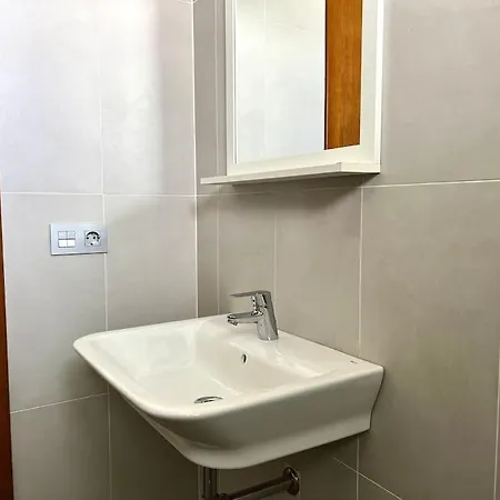 Apartment 2 Bedrooms And Terrace